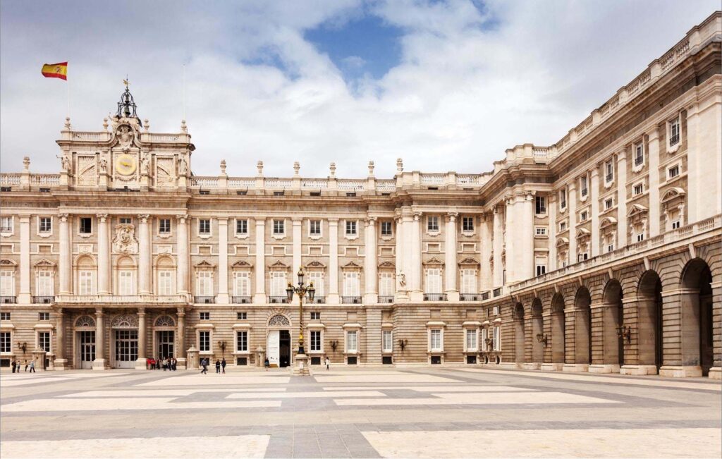 palacio real de madrid fachada